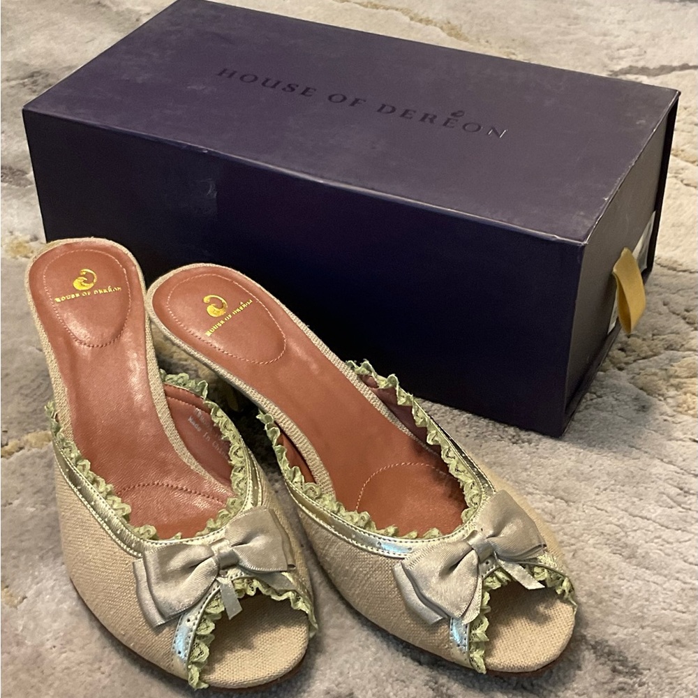 HOUSE OF DEREON Sandal